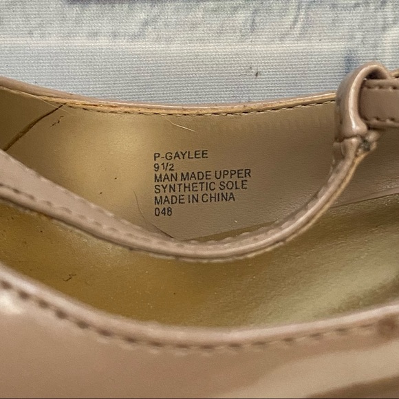 Steve Madden Gaylee Nude T-Strap Platform Heels - Picture 6 of 6